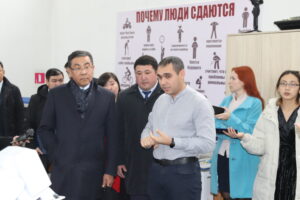 Read more about the article Aким области Абай Уранхаев Н.Т. посетил электротехнический колледж.