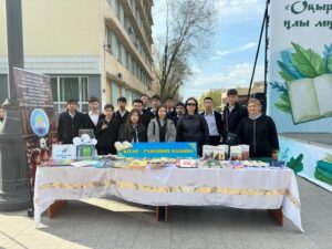 Подробнее о статье Студенты группы ОПУД-314к стали призёрами литературно-культурного мероприятия на площади Арбат