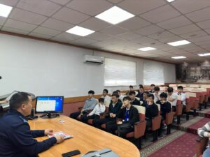 Read more about the article 1 курс студенттері теміржолдағы қауіпсіздік ережелерімен танысты
