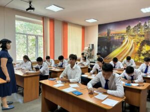 Read more about the article 1 курс студенттері мемлекеттік емтихан тапсыруда