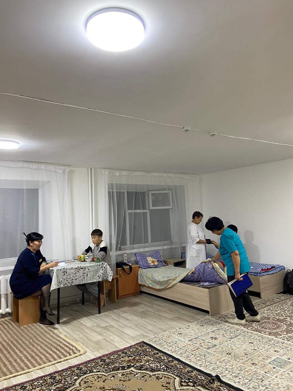 Подробнее о статье 🩺🧼 Медосмотр в общежитии: здоровье студентов и чистота комнат под контролем