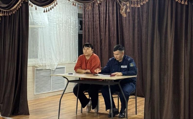 Подробнее о статье 18.09.2025 года УИП ГЮП МПС Затонского ОП УП г.Семей ДП области Абай старший инспектор Сулейменов Е.Б и зам.директора по УВР Есентаева А.К в рамках ОПМ «Участок» провели лекцию и профилактическую беседу с проживающими студентами общежития улица Дастенова 29 А на тему «Чистый Казахстан», «Буллинг и кибербуллинг», «Вымогательство», «Дропперство», «Мелкое хулиганство», «Недопущения административного и уголовного деяний среди несовершеннолетних».